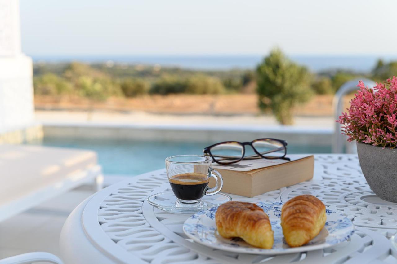 Dionisos Suites Lixouri Exteriör bild