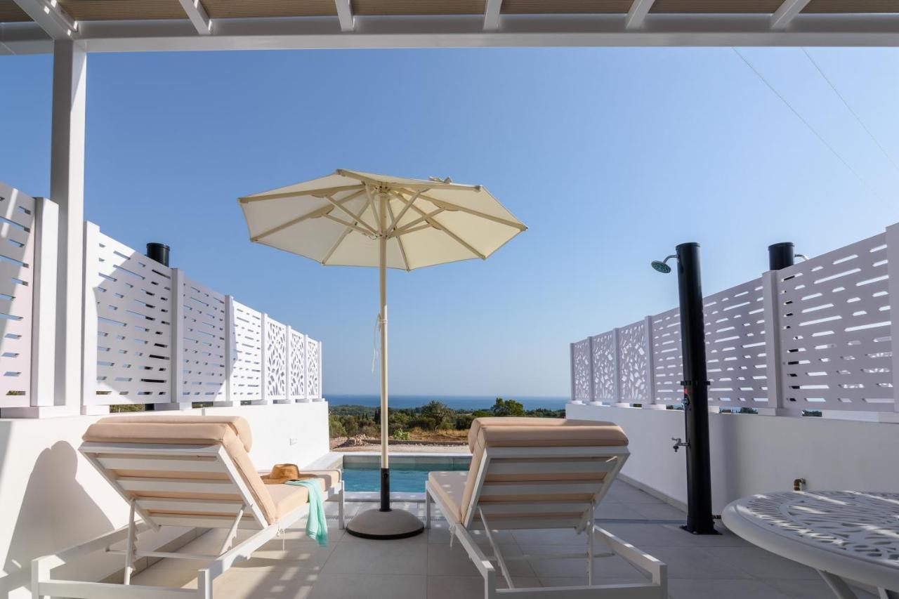 Dionisos Suites Lixouri Exteriör bild