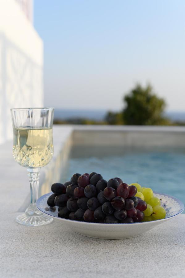 Dionisos Suites Lixouri Exteriör bild