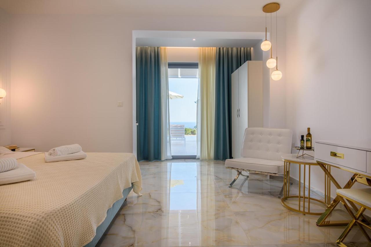 Dionisos Suites Lixouri Exteriör bild