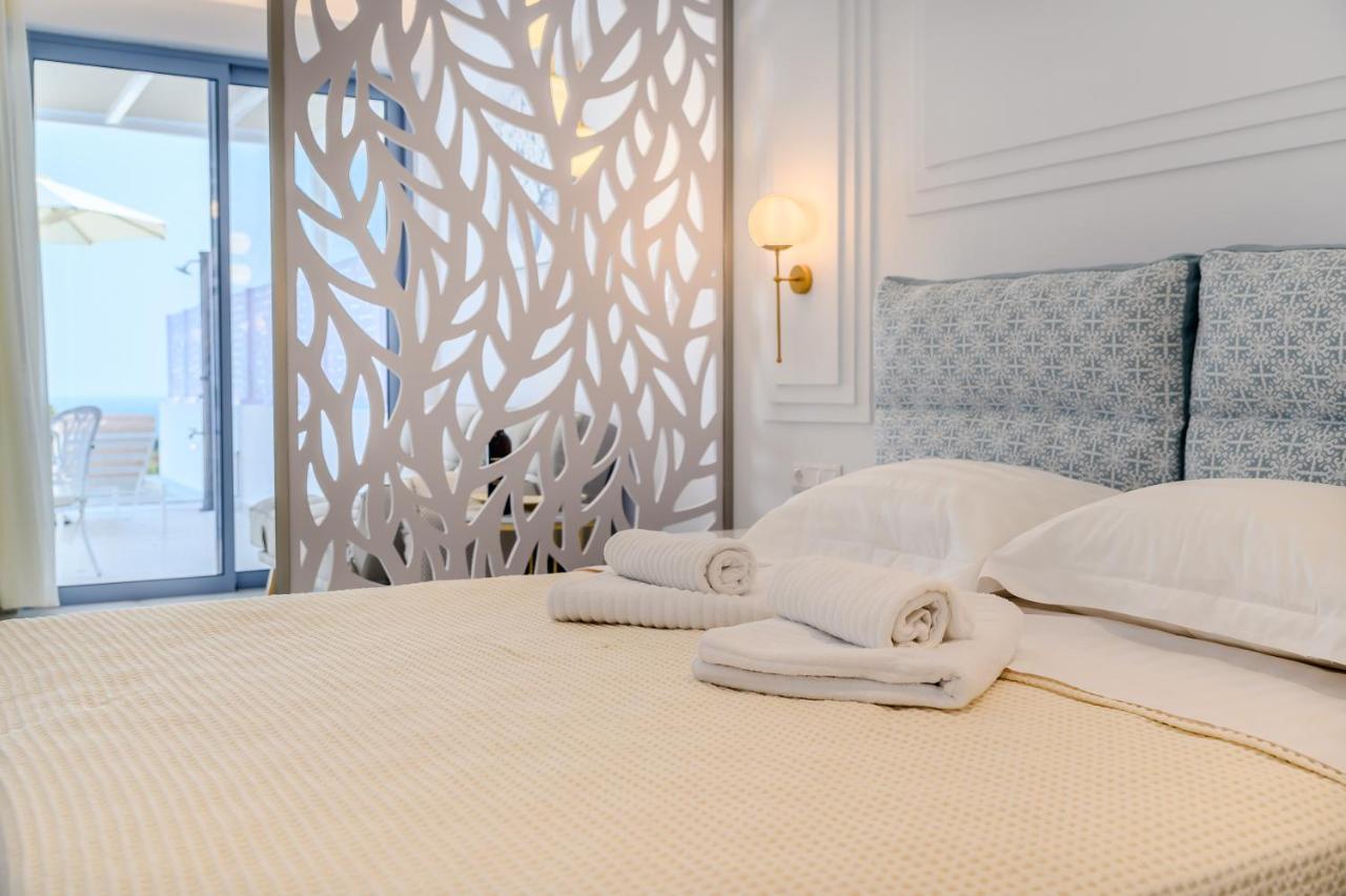 Dionisos Suites Lixouri Exteriör bild
