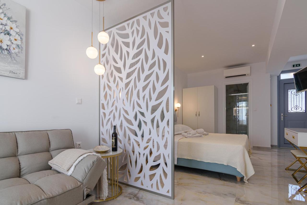 Dionisos Suites Lixouri Exteriör bild