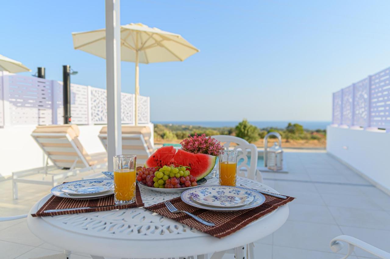 Dionisos Suites Lixouri Exteriör bild