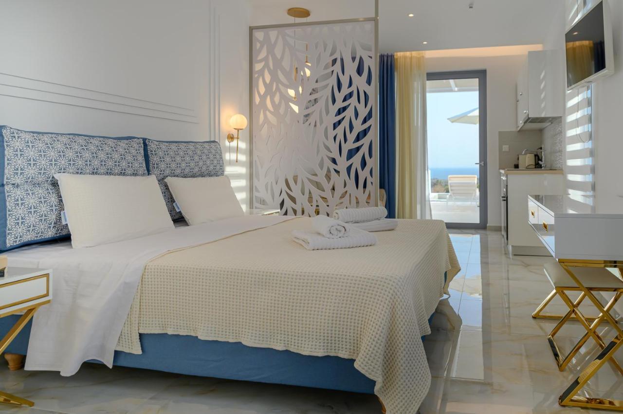Dionisos Suites Lixouri Exteriör bild