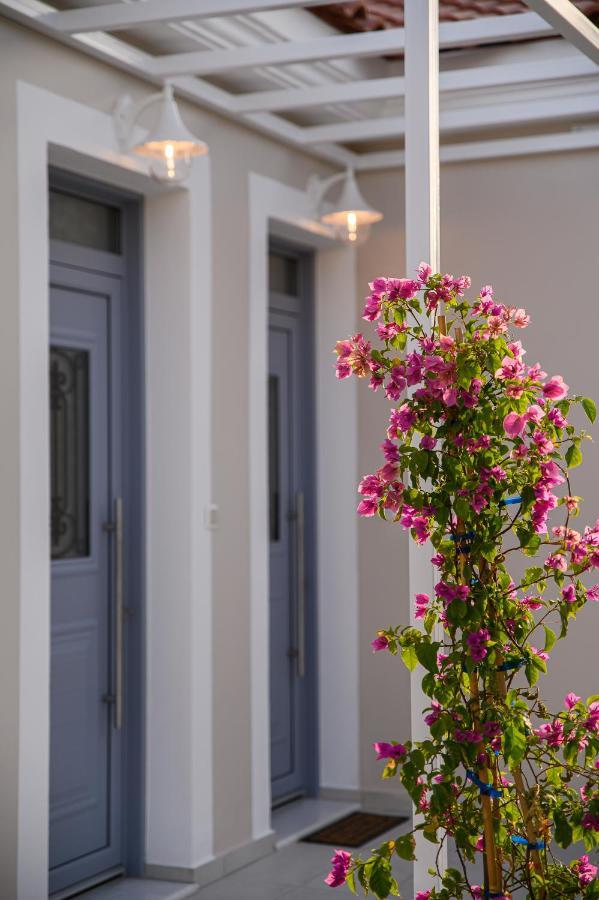 Dionisos Suites Lixouri Exteriör bild
